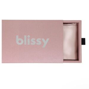 Blissy 22-Momme 100% Mulberry Silk Pillowcase in Rose Standard Size 20”x 26”